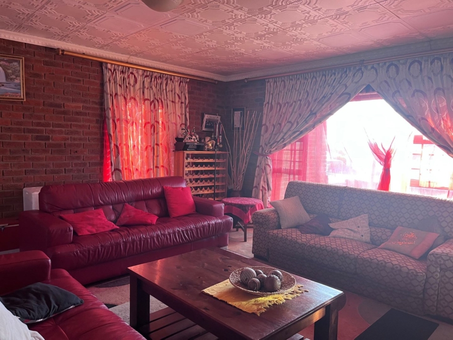 3 Bedroom Property for Sale in Heiderand Western Cape